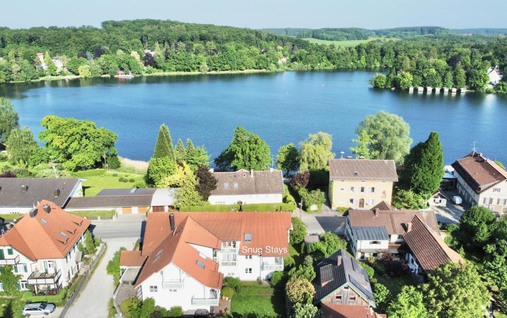Snug Stays I 3 Zimmer Design Apartment am See mit Garten I Home Office I Highspeed Wifi
