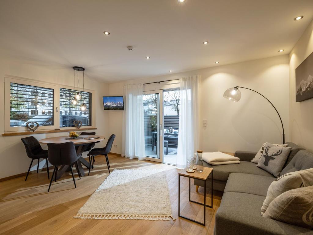 Ferienwohnung "Tiroler Alpenzauber"